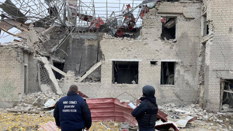 Die Besatzer trafen Kurilovka in der Region Charkow mit einer Fliegerbombe : eine Frau wurde verwundet“ /></p>
<p><img decoding=