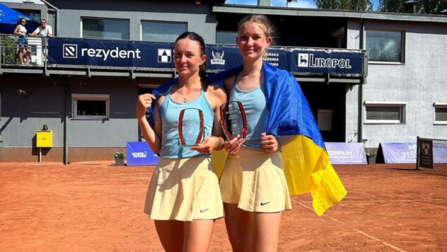 Wir spielen besser, wenn die Krimbrücke brennt: Tennisspieler aus Jewpatoria über die Explosionen der Halbinsel“ />< /p> </p>
<p>Die ukrainischen Tennisspielerinnen <strong>Nadezhda</strong> und <strong>Marina Kolb</strong>, die ursprünglich aus Jewpatoria stammen, teilten immer noch ihre Gefühle über die Explosionen auf der Halbinsel von den Russen besetzt.</p>
<p >In einem Interview mit Sport.ua sagten die Sportler, dass sie während der Besatzung noch alte Großmütter und mehrere Bekannte hatten, mit denen sie Kontakt hielten. Der Rest der Verwandten und Bekannten verließ die Krim bereits 2014 oder letztes Jahr.</p>
<p>Sie stellten fest, dass im Jahr 2014 viele Bewohner der Halbinsel pro-ukrainische Ansichten hatten, wie die Kundgebungen zeigten. Die Ankunft der Besatzer und der Abzug derjenigen, die die Ukraine unterstützen, veränderten jedoch logischerweise die Ansichten über die Halbinsel.</p>
<p>Jetzt beobachten sie </p>
<p>— Was ich sicher weiß — Das bedeutet, dass es auf der Krim Partisanen, Agenten und bestimmte Bewegungen gibt, die jeden Tag Widerstand leisten. Krim — das ist die Ukraine, — sagte Nadezhda.</p>
<p>Die Kolb-Schwestern erzählten auch, wie sie auf „bavovna“ reagieren. in ihrer Heimat Krim und wie sich solche Vorfälle während der Wettkämpfe direkt auf sie auswirken.</p>
<blockquote>
<p>— Wir sind sehr glücklich. Sewastopol — Dies ist im Allgemeinen eine sehr militärische Stadt, Ankünfte hier — Das ist ein besonderer Nervenkitzel. Genau wie in unserer Heimatstadt Jewpatoria, die auf Luftverteidigungs- und Radarsysteme spezialisiert ist. Das sind seltsame Empfindungen: Einerseits ist dir dort alles vertraut und sehr vertraut, was du wirklich vermisst, und andererseits wartest du dort auf neue und sehr starke Explosionen, — Nadezhda gab zu.</p>
</blockquote>
<p>Ihren Angaben zufolge schaut sie sich die Nachrichten an und wacht sogar mitten in der Nacht auf. Sie fügte hinzu, dass es wichtig sei zu wissen, dass sie für die Krim kämpfen und dafür kämpfen werden.</p>
<p>— Außerdem ist uns aufgefallen, dass “bavovna” auf der Krim wirkt sich auch auf die Qualität unseres Spiels aus. Wir spielen viel besser, wenn die Krimbrücke brennt, eine russische Militärbasis oder ein Landungstrupp das Kap Tarchankut betritt, — bemerkte die 30-jährige Nadezhda.</p>
<p> <iframe width=