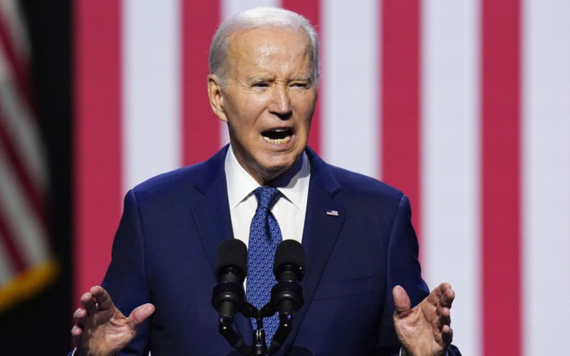 Biden rief zum Angriff auf Hamas ist „das pure Böse“ gegen Israel“ /></p>
<p><strong>Er sagte, dass die Vereinigten Staaten die zusätzliche militärische Unterstützung für die israelischen Streitkräfte erhöhen würden.</strong></p>
<p>US-Präsident Joe Biden sagte, dass der Angriff durch Militante der Terrorgruppe Hamas gegen <strong>Israel</strong> wurden zum „tödlichsten Tag für Juden seit dem Holocaust“.</p>
<p>Er sagte dies in einer Ansprache an jüdische Führer während eines Runden Tisches in Washington. zitiert von <strong>The Guardian</strong>.</p>
<p>Der amerikanische Präsident sagte, der Angriff auf Israel am Samstag sei „das reine Böse“ und eine „Kampagne der Brutalität gegen das jüdische Volk“.</p>
<p >„Schweigen ist Komplizenschaft“, sagte Biden. – Ich weigere mich, zu schweigen.“</p>
<p>Außerdem sagte Biden, dass er erneut mit dem israelischen Ministerpräsidenten Benjamin Netanyahu gesprochen habe und dass die Vereinigten Staaten ihr zusätzliches Militär aufstocken würden Unterstützung für die israelischen Streitkräfte.</p>
<p>Zuvor wurde berichtet, dass die Regierung von US-Präsident Joe <strong>erklärt hatte, dass der Iran ein Komplize der Terrorgruppe Hamas im Krieg gegen Israel sei< /strong>.</p>
<p>Darüber hinaus haben wir zuvor berichtet, dass die Hamas als Reaktion auf israelische Angriffe auf Gaza <strong>mit der Hinrichtung von Geiseln gedroht hat</strong>.</p>
<h4>Verwandte Themen:</h4>
<p>Weitere Neuigkeiten</p>
<!-- relpost-thumb-wrapper --><div class=