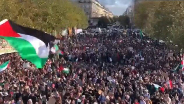 Die erste von der Polizei erlaubte pro-palästinensische Demonstration fand in Paris statt