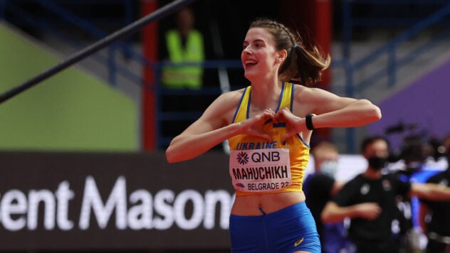 Maguchikh sprach über die Hysterie der Russen nach dem Slogan „Ehre sei der Ukraine!“. Weltmeisterschaft“ /></p>
<p>Die Ukrainerin Yaroslava Maguchikh gewann im August bei den Leichtathletik-Weltmeisterschaften 2023 Gold im Hochsprung. Nach dem Sieg rief sie „Ehre sei der Ukraine!“ Und es war diese Tatsache, die die Russen sehr verärgerte, die immer noch von Wettkämpfen unter der Schirmherrschaft von World Athletics ausgeschlossen sind.</p>
<p>Die Athletin selbst sprach darüber in einem Interview mit einer der ukrainischen Publikationen.</p >
<blockquote>
<p>& #8212; Warum hat das in Russland aus diesem Grund „Feuer gefangen“? Weil sie es live hatten und es nicht wegwerfen konnten. Und meine Trainerin Tatyana Stepanova rief „Ehre sei den Streitkräften der Ukraine“. Das heißt, sie haben alles auf Sendung gebracht, und ich bin sehr glücklich darüber, lassen Sie sie es sich zumindest ansehen“, sagte er. Maguchikh erzählte.</p>
</blockquote>
<p>Aber das ist nicht alles, was die Leute so zum „Knacken“ bringt. in Russland. Nach Angaben der Sportlerin waren die Russen auch darüber empört, dass sie mit einem Abzeichen mit einer Karte der Ukraine darauf an Wettkämpfen teilnahm.</p>
<p>Jetzt schaue </p>
<p>— Die Russen waren immer noch empört, als ich anfing, mit einem Abzeichen und einer Karte der Ukraine herumzuspringen. Natürlich gab es die Krim. Und deshalb hat es sie verärgert. Es scheint so, das ist Symbolik, das ist unmöglich, — sagte der Athlet.</p>
<p>Erinnern Sie sich daran, dass Maguchikh Mitte September das Finale der Diamond League 2023 in Eugene, Amerika, gewann. Die Teilnehmer waren die besten Athleten, basierend auf den Ergebnissen der vorangegangenen 13 Etappen.</p>
<p>Der Athlet sprang 2,03 m und stellte damit einen Weltrekord für die Saison auf.</p>
</p></p>
<!-- relpost-thumb-wrapper --><div class=