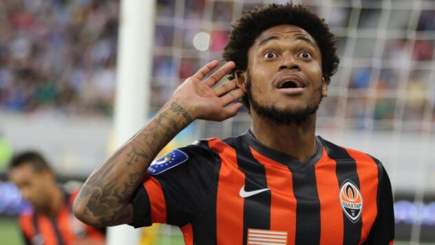 Schachtars Ex-Legionär träumt davon, nach Russland zurückzukehren, weil „ich das Land wirklich mag““ /></p>
<p>Der ehemalige Spieler von Shakhtar Donetsk <strong>Luis Adriano</strong>, der jetzt für den brasilianischen Internacional spielt, sagte, dass er nach dem Ende seines aktuellen Vertrags mit dem Verein nach Russland zurückkehren möchte. </p>
<p> < p>Dies sagte er während eines Interviews mit Fabio Aleixos Telegram-Kanal.</p>
<blockquote>
<p>— Wenn mein Vertrag bei Internacional endet, werde ich gerne zurückkehren, um in Russland zu spielen! Ein Land, das ich wirklich mag und in dem ich viele Freunde habe. Ich würde also gerne wieder in Russland spielen, ja, — sagte Adriano.</p>
</blockquote>
<p>Laut dem 36-jährigen Fußballspieler möchte er noch vier Jahre auf hohem Niveau spielen. Er fügte hinzu: Ich würde es tun, wenn ich die Gelegenheit hätte, noch einmal in Russland zu spielen.</p>
<p>Ich schaue mir gerade </p>
<p>— Ich bekomme immer Einladungen von Freunden, nach Russland zurückzukehren und sie zu besuchen, aber aufgrund meiner Routine war es für mich sehr schwierig, die Termine unter einen Hut zu bringen. Aber eines Tages werde ich nach Moskau kommen, es wird ein Vergnügen sein, — sagte er.</p>
<p>Luis Adriano verteidigte die Farben von Shakhtar von 2007 bis 2015. Er bestritt 266 Spiele für die Miners und schoss 128 Tore. Der Brasilianer ist der beste Torschütze in der Geschichte des Klubs aus Donezk.</p>
<p>Dann wechselte er zum italienischen Mailand und unterschrieb einen 5-Jahres-Vertrag bei den Rossoneri. Am Ende der Saison wurde er von La Repubblica zum schlechtesten Spieler der Serie A gekürt. Anschließend wechselte er zu Moskau Spartak, wo er zwei Spielzeiten verbrachte. Er spielte auch für den türkischen Antalyaspor und den brasilianischen Palmeiras.</p>
</p></p>
<!-- relpost-thumb-wrapper --><div class=