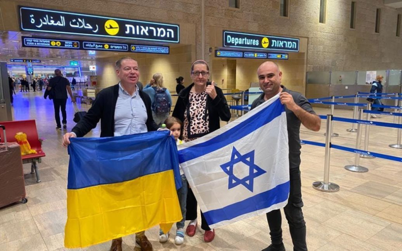 Von Israel startete den zweiten Evakuierungsflug mit Ukrainern – Details“ /></p>
<p><strong>Der erste Evakuierungsflug mit Ukrainern startete am 14. Oktober in Israel.</strong></p>
<p>Von Flughafen Ben Gurion (Tel Aviv, <strong>Israel</strong>) Am 16. Oktober startete der zweite Evakuierungsflug mit 155 ukrainischen Staatsbürgern an Bord.</p>
<p>Dies berichtete die ukrainische Botschaft in Israel.</strong> p> </p>
<p>Die Ukrainer flogen mit einem HiSky-Flug nach Cluj (Rumänien). 107 Frauen und 23 Kinder wurden aus Israel evakuiert.</p>
<p>„Die Botschaft unterstützte Landsleute bei der Vorbereitung der notwendigen Verfahren und Dokumente für die Ausreise. Wir arbeiten weiterhin daran, alle möglichen Optionen für die weitere Evakuierung zu finden.“ „Ukrainische Bürger“, heißt es in der Nachricht.</p>
<p>Wir möchten Sie daran erinnern, dass am 14. Oktober der erste Evakuierungsflug mit 207 Bürgern der Ukraine in Tel Aviv gestartet ist.</strong></p>
<p> < h4>Ähnliche Themen:</h4>
<p>Weitere Neuigkeiten</p>
<!-- relpost-thumb-wrapper --><div class=