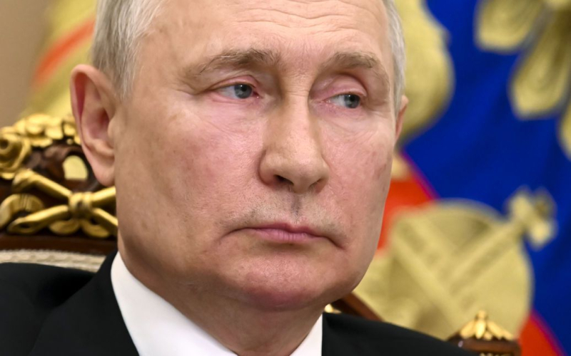 Die USA haben ATACMS-Raketen an übertragen Ukraine: Putin spielt verrückt“ /></p>
<p><strong>Putin ist zuversichtlich, dass diese Lieferungen keinen Einfluss auf die Lage an der Front haben werden.</strong></p>
<p>Russischer Präsident und Diktator Wladimir Putin reagierte auf den Transfer amerikanischer ATACMS-Langstreckenraketen in die Ukraine. Er nannte es einen „Fehler der Vereinigten Staaten“.</p>
<p>Der Kremlchef sagte dies bei einem Briefing in Peking am Mittwoch, dem 18. Oktober.</p>
<p>„Dies ist ein weiterer Fehler.“ Seitens der Vereinigten Staaten, und zwar aus mehreren Gründen gleichzeitig. Erstens, wenn sie diese Waffen nicht geliefert hätten, hätten sie in Zukunft sagen können: Nun, wenn wir alles geliefert hätten, was wir konnten, dann hätte sich die Situation geändert. aber das hätte zu Opfern geführt. Wir sind so gut, wir haben das nicht getan. Aber sie haben es getan. Und es wird kein Ergebnis geben. Deshalb ist es ein Fehler“, sagte der russische Diktator.</p>
<p> < Putin ist zuversichtlich, dass die russischen Streitkräfte offenbar in der Lage sein werden, Raketenangriffe abzuwehren, und dass diese Lieferungen der Ukraine in keiner Weise helfen werden. Fügen wir hinzu, dass der Besitzer des Kremls solche Aussagen über andere westliche Waffen gemacht hat.</p>
<p>„Aber das Wichtigste ist, dass es die Situation an der Kontaktlinie überhaupt nicht grundlegend ändern kann“, sagte er glaubt.</p>
<p>Wir möchten Sie daran erinnern, dass Putin Biden zu Pfannkuchen und Tee nach Russland eingeladen hat.</p>
<p>   </p>
<h4>Ähnliche Themen:</h4>
<p>Weitere Nachrichten</p>
<!-- relpost-thumb-wrapper --><div class=