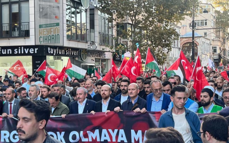 Erdogans Sohn schließt sich dem Marsch zur Unterstützung der Palästinenser in Istanbul an: Foto