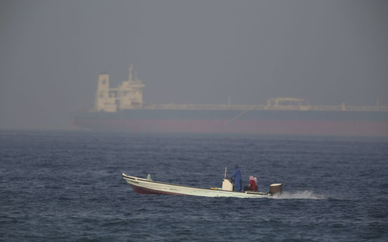 U Vor der Küste Rumäniens wurde ein Öltanker durch eine Mine in die Luft gesprengt – Medien“ /></p>
<p><strong>Im Schwarzen Meer wurde erneut ein Schiff durch eine Mine in die Luft gesprengt.</strong> </p>
<p>In der Nähe der Küste Rumäniens im Schwarzen Meer wurde am 15. Oktober ein Öltanker unter der Flagge Liberias von einer Mine in die Luft gesprengt.</p>
<p>Sky News berichtet dies.</p>
<p>Wie die Veröffentlichung schreibt, erlitt der Tanker Ali Najafov durch den gestrigen Vorfall leichten Schaden, die Besatzung wurde nicht verletzt.</p>
<p>Nach Angaben des Chefs des Beratungsunternehmens Bosporus-Beobachter Yoruk Isik, der Tanker befand sich direkt in der Nähe des Sulina-Kanals.</p>
<p>Dies ist das zweite Schiff in diesem Monat, das von einer Seemine in die Luft gesprengt wurde. </p>
<p>Erinnern Sie sich daran Anfang Oktober , ein <strong>türkisches Frachtschiff stieß im Schwarzen Meer auf eine Mine.</strong></p>
<h4>Ähnliche Themen:</h4>
<p>Weitere Nachrichten</p>
<!-- relpost-thumb-wrapper --><div class=