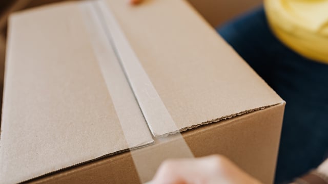 Pakete bei Nova Poshta: Tarife und Bedingungen der kostenpflichtigen Lagerung