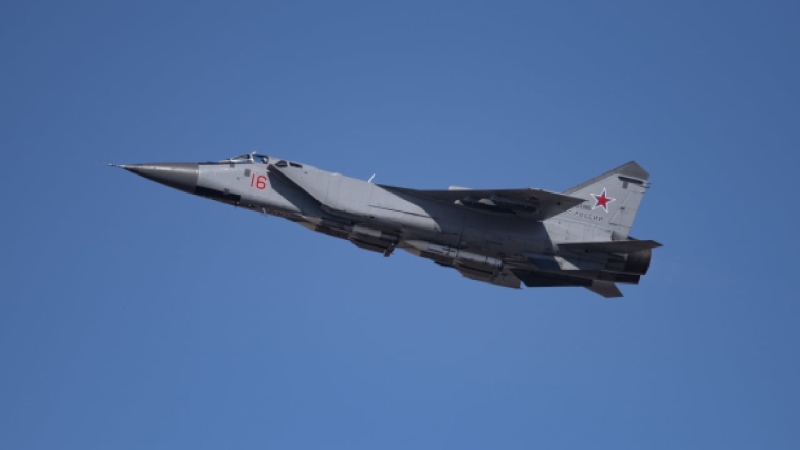 Luftwarnungen sind länger geworden: Die Besatzer üben das Betanken der MiG in der Luft