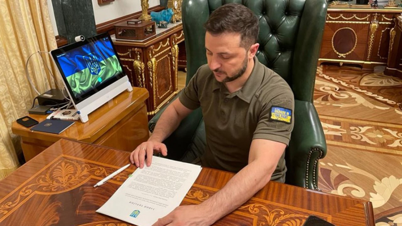 Umleitung der militärischen Einkommensteuer in den Staatshaushalt – Selenskyj hat das Gesetz unterzeichnet