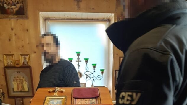 Der SBU nahm den Rektor der UOC-MP-Kirche in der Region Winnyzja fest, der die Kirche lobte Terroristen der „DVR“ /></p>
<p>Der Rektor einer der Kirchen der Diözese Winnyzja der UOC-MP, der die bewaffnete Aggression der Russischen Föderation rechtfertigte und sich einige Zeit in mehreren Regionen vor der Justiz versteckte, wurde gefunden und von SBU-Beamten festgenommen.</p>
<p>In sozialen Netzwerken verbreitete dieser Verräter in einer Soutane Kreml-Erzählungen und lobte die ehemaligen Führer der sogenannten DVR Alexander Sachartschenko, Givi und Motorola.</p>
<p> Darüber hinaus versuchte der Priester, das Militär der Streitkräfte der Ukraine zu diskreditieren und beleidigte die religiösen Gefühle von Vertretern verschiedener Glaubensrichtungen, verbreitete antiukrainische Hetze während Predigten und Kommunikation mit Gemeindemitgliedern.</p>
<p>Jetzt beobachten </p>
<p>Während Durchsuchungen Am Wohnort des Geistlichen wurden Mobiltelefone und Computer mit Hinweisen auf subversive Aktivitäten zugunsten der Russischen Föderation gefunden. Die Untersuchung bestätigte seine kriminellen Aktivitäten gegen die Ukraine.</p>
<p>Er wurde wegen Verdachts auf der Grundlage von zwei Artikeln des Strafgesetzbuches der Ukraine angeklagt:</p>
<p>ch. 2 EL. 436-2 (Rechtfertigung, Anerkennung als rechtmäßig, Leugnung der bewaffneten Aggression der Russischen Föderation gegen die Ukraine, Verherrlichung ihrer Teilnehmer) und Teil 2 der Kunst. 109 (Handlungen, die auf eine gewaltsame Änderung oder einen Umsturz der verfassungsmäßigen Ordnung oder die Übernahme der Staatsgewalt abzielen).</p>
<p>Ihm droht eine Freiheitsstrafe von bis zu fünf Jahren.</p>
<p>Das Gericht entschied sich für eine vorbeugende Maßnahme für den Verdächtigen in Form von Bewachungshaft.</p>
<p>Möchten Sie sich entspannen? Kommen Sie zu Facti.GAMES! </p>
</p>
</p></p>
<!-- relpost-thumb-wrapper --><div class=