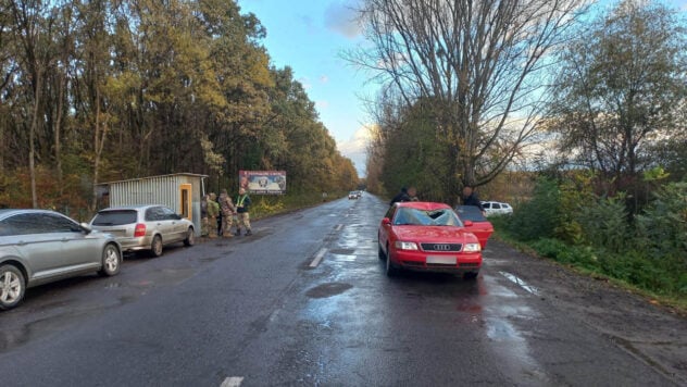 In Transkarpatien überfuhr ein Auto einen Militärangehörigen an einem Kontrollpunkt