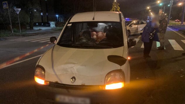 An einem Kontrollpunkt in Kiew hat ein Renault-Fahrer einen Militäroffizier angefahren
