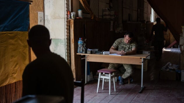 Es kam zu einer hypertensiven Krise. In der Region Chmelnizki versuchten Vertreter der TCC, einen Menschen gewaltsam zu zerren Mann zum Militärregistrierungs- und Rekrutierungsbüro