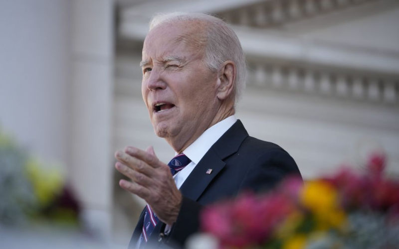 Biden: Besetzung Ein Blick auf Israel wäre ein „großer Fehler“ /></p>
<p><strong>US-Präsident glaubt nicht, dass der Krieg enden wird, bis eine Zwei-Staaten-Lösung erreicht ist.</strong></p>
<p>US-Präsident <strong>Joe Biden</strong>warnte Israel vor der Besetzung des Gazastreifens.</p>
<p>Der Chef des Weißen Hauses sagte, er sei zuversichtlich, dass Israel die Regeln und Bräuche des Krieges einhalten werde, schreibt der Independent.</p>
<p >„Es gibt Standards, die demokratische Institutionen und das Land leiten. Und deshalb bin ich zuversichtlich, dass unschuldige Menschen in Gaza die Möglichkeit haben werden, Zugang zu Medikamenten, Nahrung und Wasser zu haben“, sagte er.</p>
<p>Auf Nachfrage Ob er die Besetzung des Gazastreifens durch Israel nach dem Hamas-Angriff unterstützte, antwortete der Präsident, dass er diese Entwicklung der Ereignisse für falsch halte.</p>
<p>„Ich denke, es wäre ein großer Fehler. Meiner Meinung nach repräsentieren die Hamas und die extremen Elemente der Hamas nicht das gesamte palästinensische Volk. Und ich denke, es wäre ein Fehler für Israel, Gaza wieder zu besetzen. Aber dort hineinzugehen, fahren.“ „Die Extremisten ausschalten – die Hisbollah im Norden und die Hamas im Süden – das ist eine notwendige Voraussetzung“, bemerkte er.</p>
<h3><strong>Die Vereinigten Staaten haben stillschweigend die Militärhilfe für Israel erhöht</strong ></h3>
<p>Das Pentagon erhöhte die Militärhilfe für Israel ohne Offenlegung und versorgte Tel Aviv mit mehr lasergelenkten Raketen für Apache-Kampfhubschrauber sowie 155-mm-Granaten, Nachtsichtbrillen, bunkerbrechender Munition und neuen Armeefahrzeugen.</p>
<p >Darüber hinaus geht aus einer Liste des US-Verteidigungsministeriums hervor, die von Bloomberg überprüft wurde.<br /> Die Waffen sind in einem internen Dokument mit dem Titel „Anfragen des obersten Führers Israels“ aufgeführt. Es ist auf Ende Oktober datiert.</p>
<p>Laut diesem Dokument werden bereits einige Waffen geliefert, und das Pentagon arbeitet auch daran, Waffen aus Lagerbeständen in den USA und Europa zu beschaffen. Insbesondere waren bis Ende Oktober alle 36.000 Granaten für 30-mm-Geschütze, 1.800 M141-Bunker-Zerschlagungsmunition und mindestens 3.500 Nachtsichtgeräte geliefert worden. Außerdem übergaben sie 312 Tamir-Abfangraketen. Zwei Army Iron Dome-Batterien sind auf dem Seeweg nach Israel unterwegs.</p>
<p>Darüber hinaus erhält Israel etwa 2.000 lasergelenkte Hellfire-Raketen für die AH-64 Apache, hergestellt von Lockheed Martin, sowie mehr als 36.000 Schuss Munition im Kaliber .30 mm für diese Hubschrauber.</p>
<p>Israel lud mehr als 57.000 hochexplosive 155-mm-Artilleriegeschosse und 20.000 M4A1-Gewehre, etwa 5.000 PVS-14-Nachtsichtgeräte und 3.000 ein M141 Handmunition, 400 120 mm 5 Mörser. Die Anfrage umfasst auch 200 Switchblade 600-Drohnen.</p>
<p>Ein Pentagon-Sprecher lehnte es ab, Einzelheiten zu besprechen, aber das Verteidigungsministerium sagte, dass Sicherheitshilfe für Israel weiterhin fast täglich eintrifft.</p>
<h4>Verwandte Themen:< /h4>Weitere Neuigkeiten</p>
<!-- relpost-thumb-wrapper --><div class=