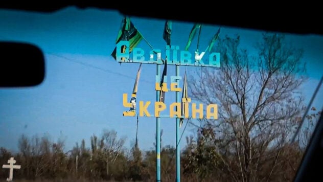 Mehr als 10.000 Besatzer und 250 gepanzerte Fahrzeuge: Zaluzhny über die Verluste der Russischen Föderation während der Angriff auf Awdijiwka“/></p>
<p>Russische Besatzer versuchen seit etwa einem Monat aktiv, Awdejewka in der Region Donezk zu stürmen. Ukrainische Soldaten halten weiterhin heldenhaft die Verteidigung und fügen der russischen Armee Verluste zu.</p>
<p>Der Oberbefehlshaber der Streitkräfte der Ukraine, Valery Zaluzhny, äußerte sich darüber. Er teilte mit, welche Verluste ukrainische Soldaten den russischen Invasoren während der erbitterten Kämpfe um Avdiivka zufügten.</p>
<blockquote>
<p>— In dieser Zeit zerstörten unsere Soldaten mehr als 100 feindliche Panzer, 250 andere gepanzerte Fahrzeuge, etwa fünfzig Artilleriesysteme und sieben Su-25-Flugzeuge. Die Gesamtverluste des Feindes an Arbeitskräften belaufen sich auf etwa 10.000 Menschen, — Zaluzhny bemerkte.</p>
</blockquote>
<p>Der Oberbefehlshaber der Streitkräfte der Ukraine dankte den ukrainischen Brigaden, Einheiten, Infanterie, Artilleristen, Panzerbesatzungen, Aufklärungsoffizieren, Drohnenführern, Ärzten und jedem Verteidiger die Avdiivka verteidigen.</p>
<p>Jetzt ansehen </p>
</p>
<p>Möchten Sie sich entspannen? Kommen Sie zu Facti.GAMES!</p></p>
<!-- relpost-thumb-wrapper --><div class=