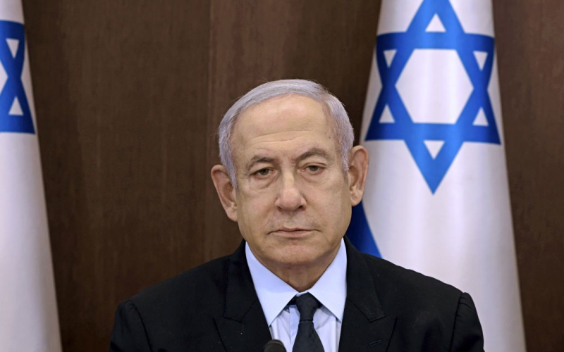 Israel benannte die Bedingung Waffenstillstand im Gazastreifen“ /></p>
<p><strong>Israel stimmt nur kurzen taktischen Pausen zu.</strong></p>
<p>Israel wird das Feuer im Gazastreifen nicht einstellen, bis der Terrorist Die <strong>Hamas</strong>-Gruppe wird nicht alle Geiseln freilassen.</p>
<p>Der israelische Ministerpräsident Benjamin Netanjahu erklärte dies in einem Interview mit <strong>ABC News</strong>.</p>
<p> < p> „Ohne die Freilassung unserer Geiseln wird es keinen Waffenstillstand, keinen allgemeinen Waffenstillstand in Gaza geben“, sagte Netanjahu.</p>
<p>Gleichzeitig schloss er nicht aus, dass es „kleine taktische Pausen“ geben werde – eine Stunde hier, eine Stunde dort.“ </p>
<p>„Wir hatten sie schon einmal – ich gehe davon aus, dass wir die Umstände prüfen werden, um die Einfuhr von Gütern, humanitärer Hilfe oder damit unsere Geiseln zu ermöglichen.“ Geiseln können gehen“, erklärte der Beamte.</p >
<p>Der israelische Premierminister sagte, ein Waffenstillstand würde nur die Freilassung der Geiseln und die Kriegsanstrengungen behindern.</p>
<p>„Es wird unsere Bemühungen behindern „Lassen Sie die Geiseln frei, denn das Einzige, was gegen diese Hamas-Kriminellen wirkt, ist militärischer Druck, den wir ausüben“, sagte Netanyahu.</p>
<p>Wir erinnern uns daran, dass zuvor berichtet wurde, dass das israelische Militär begann, tief in die Stadt vorzudringen Gaza, wo die Operation gegen Hamas-Kämpfer stattfindet.</p>
<p> < p>Darüber hinaus haben wir zuvor berichtet, dass Israels ständiger Vertreter bei den Vereinten Nationen, Gilad Erdan, sagte, dass<strong>Russland den Hamas-Angriff auf Israel ausnutzt. auf die perverseste Art und Weise.“</p>
<p>   </p>
<h4>Verwandte Themen:< /h4>Weitere Neuigkeiten</p>
<!-- relpost-thumb-wrapper --><div class=