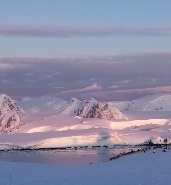 Ukrainische Polarforscher zeigten weiße Nächte in Antarktis – Foto