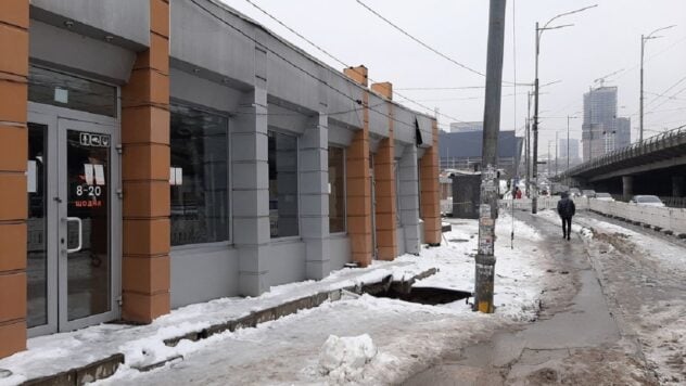 In Kiew, in der Nähe der U-Bahn-Station Demeevskaya, sanken Einkaufspavillons: was man in Kiew sagt Stadtstaatsverwaltung