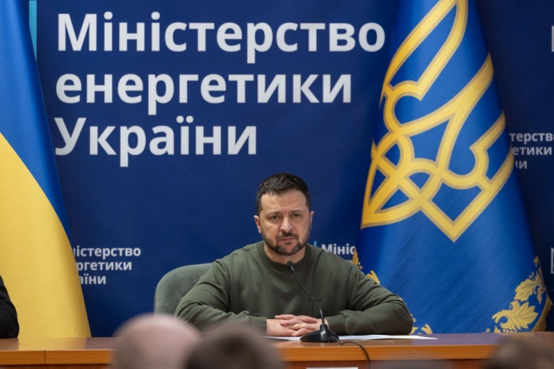 Ein Monat Winter ist vergangen, aber die Ukraine ist strahlend: Selenskyj dankte Energiearbeiter“ /></p >
<p><img decoding=