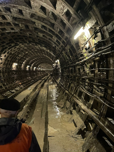 So sieht ein Nottunnel in der Kiewer U-Bahn aus: Experten zeigten ein Foto