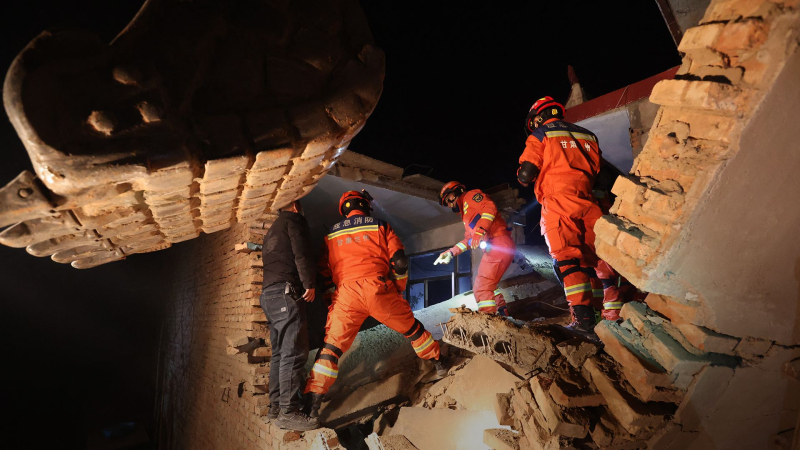 Hunderte Tote und Verletzte: Die Zahl ist gestiegen Zahl der Opfer in China infolge des Erdbebens gestiegen“ /></p>
<p>Was über die Opfer infolge des Erdbebens in China bekannt ist/Getty Images</p>
<p _ngcontent-sc90 class=