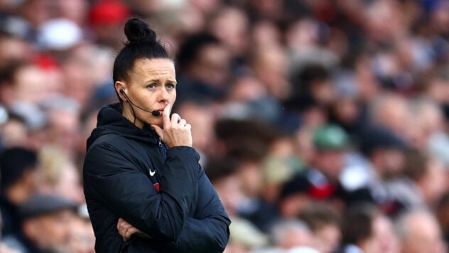 In der Premier League wird zum ersten Mal eine Frau ein Spiel leiten. Was bekannt ist über Rebecca Welch“ /></p >
<p><strong>Rebecca Welch</strong> wird die erste Frau sein, die mit der Leitung eines Spiels der englischen Premier League betraut wird. Sie wurde für das Spiel der 18. Runde der Premier League nominiert.</p>
<p>Dies berichtet die offizielle Website der englischen Premier League.</p>
<p>Sie wird als Hauptschiedsrichterin des Spiels fungieren <strong>Fulham — Burnley 23. Dezember. An den Linien wird sie von Stuart Burt und Dan Cook unterstützt. Tony Garrington wurde zum vierten Schiedsrichter ernannt. Jared Gillett wird für VAR verantwortlich sein, unterstützt von Natalie Aspinall.</p>
<p>Ich schaue mir gerade </p>
<blockquote>
<p> an„Ich freue mich sehr, dass Rebecca Welch zum ersten Mal zur Chefschiedsrichterin der Premier League ernannt wurde. Sie arbeitete zuletzt als vierte Offizielle in der Premier League, aber am 23. Dezember wird sie das Spiel gegen Fulham leiten, — sagte der Chef der englischen Schiedsrichter, Howard Webb.</p>
</blockquote>
<p>Der Pressedienst der Premier League berichtete, dass drei Tage später, am 26. Dezember, das Spiel von Sheffield United — Luton wird von einem Schiedsrichterteam unter der Leitung von <strong>Sam Ellison</strong> gepfiffen. Es wird darauf hingewiesen, dass Ellison als erster schwarzer Schiedsrichter in die Geschichte eingehen wird, der zum ersten Mal seit 15 Jahren ein Premier-League-Spiel leitet. </p>
<h2>Was ist über Rebecca Welch bekannt</h2>
<p>Rebecca Welch wurde 2010 Schiedsrichterin, während sie gleichzeitig ihre Arbeit für den National Health Service unter einen Hut brachte. Anschließend konzentrierte sie sich jedoch auf die Schiedsrichtertätigkeit.</p>
<p>Im Jahr 2021 wurde sie als erste Frau für ein Spiel der English Football League (EFL) nominiert. Anschließend leitete sie ein Liga-2-Spiel zwischen Garrogate Town und Port Vale.</p>
<p>Während ihrer Karriere leitete sie auch Spiele in der Women's Super League sowie die FA-Cup-Finals der Frauen 2017 und 2020 im Wembley-Stadion. </p>
<p>Welch war die erste Frau, die ein Meisterschafts- und FA-Cup-Spiel leitete, und letzten Monat war sie die erste weibliche Schiedsrichterin, die als vierte Offizielle in einem Spiel der englischen Premier League fungierte, als sie dem Schiedsrichtergremium von Fulham beitrat. ; Manchester United.</p>
<p>Möchten Sie entspannen? Kommen Sie zu Facti.GAMES! </p>
<p>Erinnern Sie sich daran, dass die erste Frau, die den UEFA-Superpokal der Männer (2019) und ein Champions-League-Spiel leitete, die Französin Stéphanie Frappart war. Sie war auch die erste Schiedsrichterin, die ein Weltmeisterschaftsspiel der Männer leitete. </p>
</p>
</p></p>
<!-- relpost-thumb-wrapper --><div class=