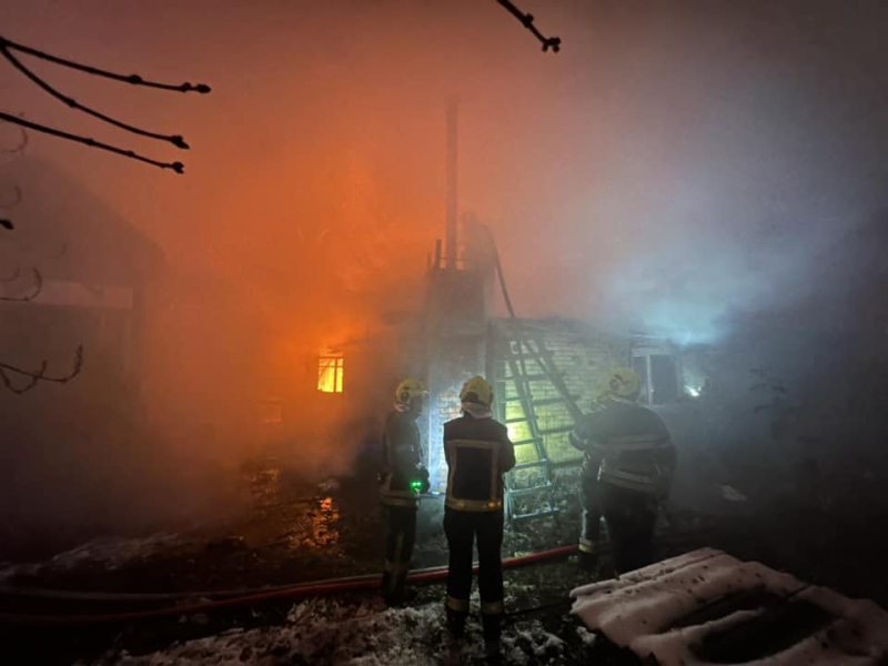 Brand von 400 qm: Kiewer Behörden zeigten die Folgen eines Angriffs auf die Stadt