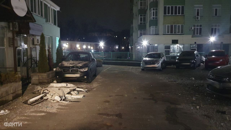 Dritter Streik in 6 Tagen: Fotos von den Folgen des Nachtangriff auf Kiew veröffentlicht“ /></p>
<p><img decoding=