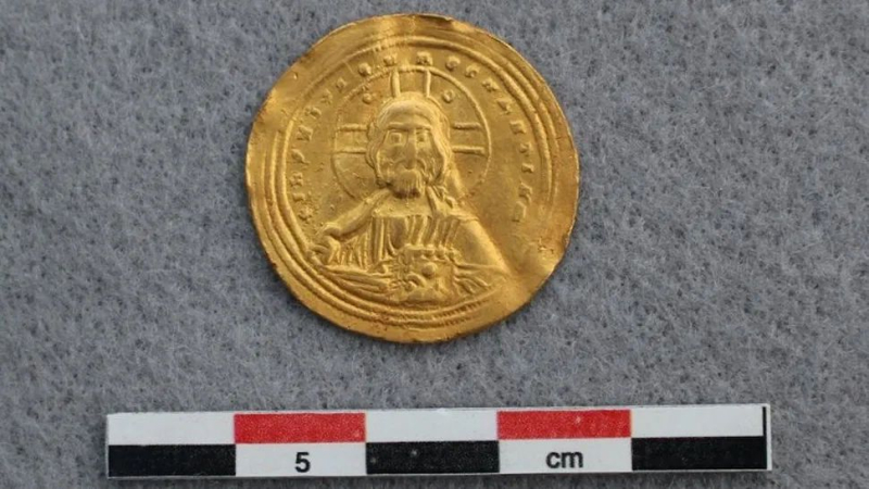 Kann Jaroslaw den Weisen betreffen: In Norwegen entdeckte ein Mann eine 1000 Jahre alte Goldmünze (Foto)