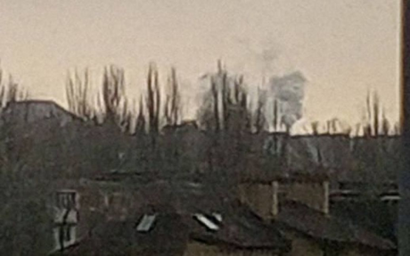 Im russischen Taganrog waren heftige Explosionen zu hören - Hubschrauber wurden in den Himmel gehoben (Foto)