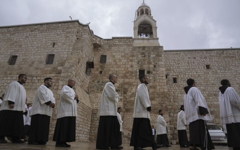 Bethlehem ist leer: In der Stadt, in der Jesus geboren wurde, wurden alle Feierlichkeiten abgesagt (Foto)“ /></p>
<p><img decoding=