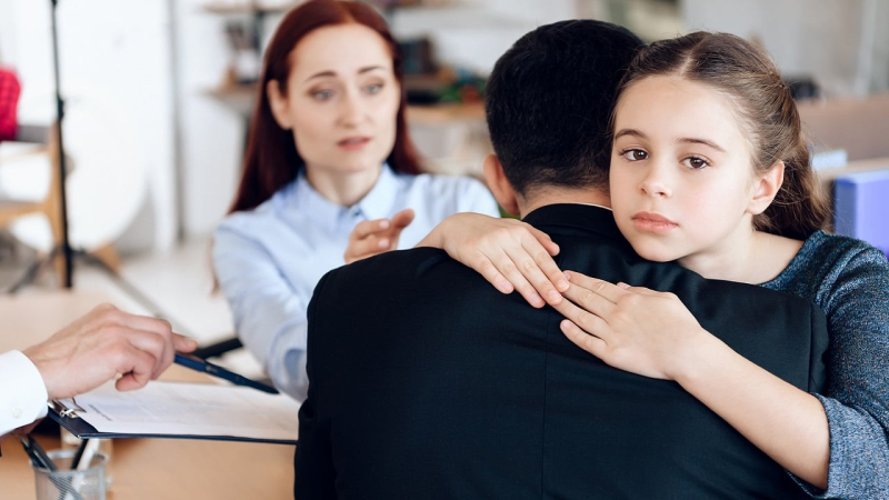 Die Regelung für Männer, sich der Mobilisierung zu entziehen, weil Frauen das Recht auf Vaterschaft entzogen wird: Was ist bekannt