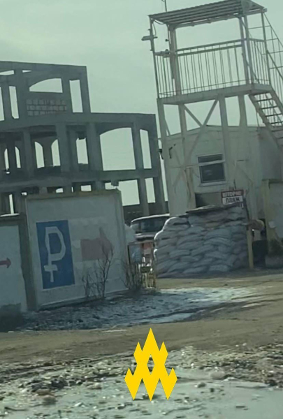 Sie bauen Stellungen auf und bringen Ausrüstung herein: Die Besatzer sind Vorbereitung auf Schlachten in der Nähe von Jewpatoria“ /></p>
<p><img decoding=