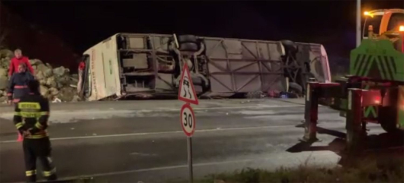 Ein Bus mit Menschen ist in der Südtürkei umgekippt: mindestens 9 Tote