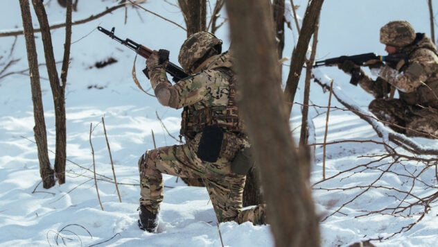 Die Besatzer können die ukrainischen Streitkräfte nicht vom linken Dnjepr-Ufer verdrängen: erklärte der britische Geheimdienst die Gründe“ />< /p> </p>
<p>In der Region Cherson bleibt die Ukraine am linken Dnjepr-Ufer präsent und wehrt trotz logistischer Probleme weiterhin russische Angriffe ab.</p>
<h2>Die Lage am linkes Ufer der Region Cherson</h2>
<p>Laut Geheimdienstberichten aus Großbritannien stehen die ukrainischen Verteidigungskräfte derzeit vor Schwierigkeiten in Bezug auf die logistische Unterstützung auf dem linken Ufer des Dnjepr, behalten aber ihre Präsenz bei.</p>
<p>Der britische Geheimdienst stellt fest, dass die russische Gruppe bei Versuchen, die ukrainischen Verteidiger zu vertreiben, gescheitert ist, obwohl sie einen erheblichen Vorteil im Machtgleichgewicht in diesem Teil der Region hat.</p>
<p>Beobachtet derzeit < blockquote></p>
<p>— Höchstwahrscheinlich schränkt die schlechte Ausbildung und Koordination der russischen Truppen in der Region ihre Offensivfähigkeiten ein, — heißt es im Bericht.</p>
</blockquote>
<p>Die Ukraine zum Truppenabzug vom linken Dnjepr-Ufer zu zwingen, bleibt Russlands vorrangiges operatives Ziel, sagen Geheimdienstmitarbeiter.</p>
<p>Es ist sehr wahrscheinlich, dass Russland wird in den nächsten Wochen die Angriffe in der Nähe von Krynok in der Region Cherson fortsetzen, trotz der Zunahme der Verluste unter dem Personal.</p>
</p>
</p>
<p>Möchten Sie sich entspannen? Kommen Sie zu Facti.GAMES!</p></p>
<!-- relpost-thumb-wrapper --><div class=