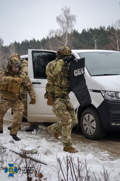 Im Falle eines Durchbruchs von Saboteuren aus dem Norden: Die SBU führte Übungen mit den Verteidigungskräften durch“ /></p>
<p>Foto: SBU</p>
<p ><img decoding=