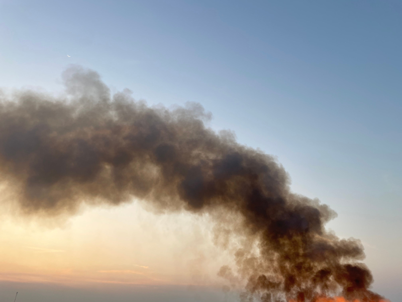 Einheimische hörten zwei „Klatschen“: bei Explosionen ereignete sich in der geschlossenen Stadt Krasnoznamensk bei Moskau“ /></p>
<p>Eine Explosion in Russland/Shutterstock</p>
<p _ngcontent-sc90 class=