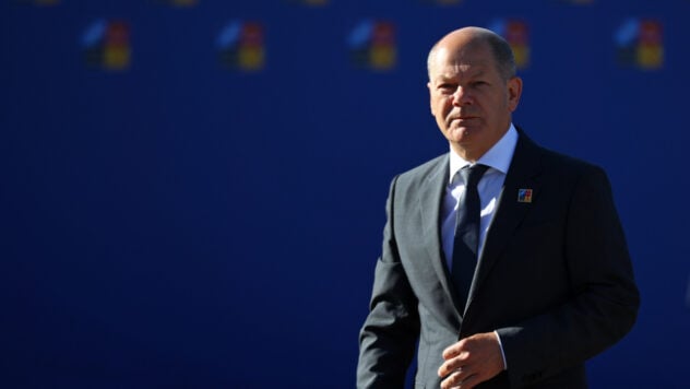 Putins Worte in einem Interview über die Ursachen des Krieges in der Ukraine sind absurd – Scholz“ /></p>
<p>Bundeskanzler Olaf Scholz bezeichnete die Äußerungen des russischen Präsidenten Wladimir Putin in einem Interview mit dem amerikanischen Fernsehmoderator Tucker Carlson als Hohn.</p>
<p>Dies berichtet die Deutsche Welle.</p>
<p> < blockquote></p>
<p>&#8212 ; Dieses Interview — eine Verhöhnung der tatsächlichen Aktionen Russlands in der Ukraine. „Putin erzählt eine absolut absurde Geschichte über die Ursachen dieses Krieges“, bemerkte der deutsche Bundeskanzler.</p>
</blockquote>
<p>Ihm zufolge hat Putin den Wunsch, einen Teil der Ukraine zu annektieren, und all die Geschichten Dass man davon erzählt, ändert nichts daran, dass dies genau das Ziel seiner imperialistischen Bestrebungen ist.</p>
<p>Jetzt zuschauend </p>
<p>Olaf Scholz sagte, dass der Krieg in der Ukraine jeden Moment enden könnte, aber nicht so, wie Putin es sich vorstellt & #8212; Indem er die Ukraine kapituliert, wird er selbst den Krieg beenden und Bedingungen für eine friedliche Lösung schaffen.</p>
</p></p>
<!-- relpost-thumb-wrapper --><div class=