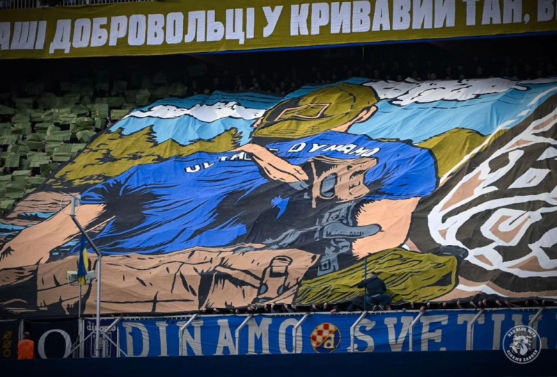 Ultras Dinamo Zagreb erinnerte mit einem Banner mit dem an den Krieg Worte eines ukrainischen Liedes“ /></p>
<p> Foto: BAD BLUE BOYS </p>
<p><img decoding=