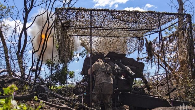 Die Russische Föderation versucht, Iwanowskoje und Bogdanowka in Richtung Bachmut zu erobern – OSUV Chortyzja“ /></p >
<p>Die Russen rücken im Raum Iwanowskoje und Bogdanowka in Richtung Bachmut vor und versuchen auch, im Raum Sinkowka in Richtung Kupjansk vorzudringen.</p>
<p>Ilja Yevlash, ein Vertreter der operativ-strategischen Truppengruppe von Khortitsa, sprach darüber in der Sendung des Unified News-Telethons.</p>
<p>Ihm zufolge setzt der Feind nun sehr dynamisch weiterhin alle verfügbaren Waffen ein und Reservate in der Nähe des unbewohnten Dorfes Terny. In der Nähe des Black Stallion River versucht die Russische Föderation, die Barrierelinie zu erreichen. Auch im Bereich der Siedlung Sinkovka bleibt Kupjansk das Hauptziel des Feindes.</p>
<p>Aktuell beobachten </p>
<blockquote>
<p>— Der Feind scheut dort kein Personal, keine Ausrüstung oder Munition und versucht, unsere Schwachstelle zu finden und die Verteidigung zu durchbrechen. Die Russische Föderation wendet die Taktik an, „dahin zu rennen, wo es strömt“. mit dem Versuch, ihre Offensive weiterzuentwickeln und weiter voranzuschreiten, — bemerkte das Militär.</p>
</blockquote>
<p><img decoding=