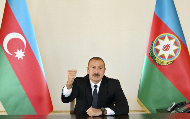 Aliyev war offiziell hat den Sieger der Präsidentschaftswahlen in Aserbaidschan bekannt gegeben. /></p>
<p><strong>Die Wahlbeteiligung betrug 76,43 %.</strong></p>
<p>Die Zentrale Wahlkommission von <strong>Aserbaidschan </strong> kündigte den Sieg des derzeitigen Staatschefs Ilham Aliyev bei den Präsidentschaftswahlen an.</p>
<p>Der Preis informiert <strong>Trend</strong>.</p>
<p>Die Botschaft gibt an, dass Ilham Aliyev 92,12 % der Stimmen erhielt – das derzeitige Staatsoberhaupt wurde von 4.567.458 Wählern unterstützt.</p>
<p>Den zweiten Platz belegte West Oruj mit einem Ergebnis von 2,17 % (107.632 Stimmen), den dritten Den Platz belegte Fazil Mustafa mit 1,99 % (98.421).</p >
<p>Darüber hinaus berichtete die Zentrale Wahlkommission, dass die Wahlbeteiligung bei 76,43 % lag.</p>
<p>Denken Sie daran, dass dies bereits zuvor gemeldet wurde Der <strong>Präsident von Aserbaidschan hisste seine Flagge in der Hauptstadt Karabach</strong>. </p>
<p>Darüber hinaus haben wir zuvor berichtet, dass <strong>Armenien seine Bereitschaft zum Ausdruck gebracht hat, die Teilnahme an den Verhandlungen mit zu „erneuern“. Aserbaidschan</strong>.</p>
<h4>Verwandte Themen:</h4>
<p>Weitere Nachrichten</p>
<!-- relpost-thumb-wrapper --><div class=