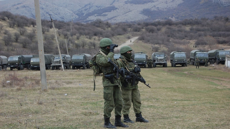 Skibitsky: Die Besatzer wollen vor den Wahlen in die Verwaltungsgrenzen der Region Lugansk eindringen Russische Föderation“ /></p >
<p>Vor den Präsidentschaftswahlen in Russland wollen die Besatzer zumindest die Verwaltungsgrenzen der Region Lugansk erreichen.</p>
<p>Dies gab der Abgeordnete bekannt Der Leiter der Hauptnachrichtendirektion des ukrainischen Verteidigungsministeriums, Generalmajor Vadim Skibitsky.</p>
<p>Er stellte fest, dass die russische Armee zumindest einen gewissen Erfolg auf dem Schlachtfeld haben will.</p>
<p>Jetzt beobachten sie < blockquote></p>
<p>– Die wichtigsten Punkte sind: <strong>Kupjansk, Liman, Avdeevka.</strong> Und warum Kupjansk, Liman? Um zu zeigen, dass es möglich war, die Gebiete zurückzugeben, die die Ukraine nach Beginn der umfassenden Aggression befreit hatte. Weil es symbolisch sein wird“, sagte Skibitsky.</p>
</blockquote>
<p>Nach Angaben des Generalmajors handelt es sich um ein Element, das sehr aktiv in Informations- und psychologischen Operationen, Aktionen und im Informationsraum Russlands eingesetzt werden wird .</p>
<h2>Stärken und Schwächen der russischen Armee</h2>
<p>Skibitsky betonte auch, dass die Streitkräfte der Ukraine nach zwei Jahren umfassenden Krieges die Stärken der Besatzer genau kennen und wissen, wo sie sich befinden zurückfallen.</p>
<p>– Wir können drei Stärken nennen: Seiten, die der Feind hat und die er nutzt, bemerkte der stellvertretende Leiter der Hauptnachrichtendirektion des Verteidigungsministeriums.</p>
<p>Zuvor Der stellvertretende Leiter der Hauptnachrichtendirektion des ukrainischen Verteidigungsministeriums, Generalmajor Vadim Skibitsky, berichtete, dass die Russische Föderation keine strategischen Operationen in zwei Richtungen gleichzeitig durchführen könne. </p>
</p></p>
<!-- relpost-thumb-wrapper --><div class=