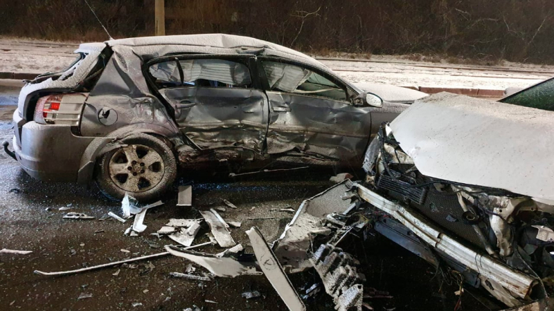 Ein 6-jähriger Junge starb bei einem Verkehrsunfall in In Charkow wurden fünf Erwachsene verletzt“ /></p>
<p>Die Polizei eröffnete ein Strafverfahren gemäß Teil 2 des Art. . 286 (Verstoß gegen die Verkehrssicherheitsvorschriften oder den Betrieb von Verkehrsmitteln durch Personen, die Fahrzeuge fahren) UKU.</p>
</p></p>
<!-- relpost-thumb-wrapper --><div class=