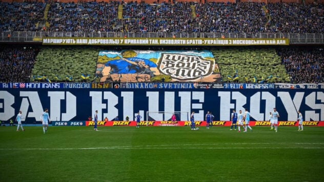 Ultras Dinamo Zagreb erinnerte mit einem Banner mit dem Text eines ukrainischen Liedes an den Krieg