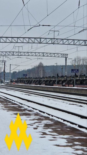 Große Kolonnen militärischer Ausrüstung aus der Russischen Föderation sind in Weißrussland angekommen - Foto