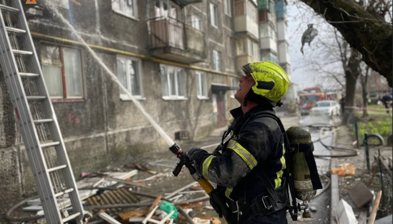 In einem Hochhaus in Bila Zerkwa kam es zu einer Explosion: Es gibt Tote, ein Kind wird ins Krankenhaus eingeliefert