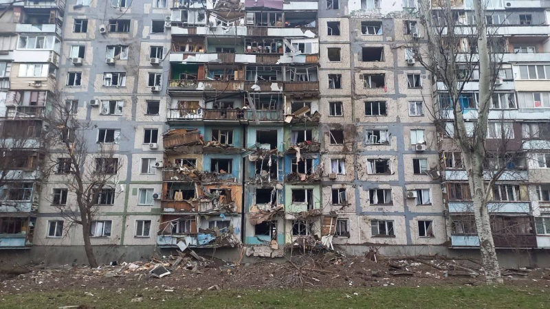 Beschuss der Ukraine am 22. März: Welche Folgen hatten die Angriffe und wird es häufiger zu Angriffen auf den Energiesektor kommen?
<h3>Angriff auf Charkow</h3>
<p>In Charkow wurden mehr als 15 Angriffe auf Energieanlagen und kritische Infrastruktur registriert.</p>
<p>Russische Truppen schickten Flugabwehrraketen vom Typ S-300/S-400 in die Stadt. In Charkow blieben fast alle Gebiete ohne Strom und es kam zu Unterbrechungen in der Wasserversorgung. Über das Opfer in der Region Charkow ist bekannt.</p>
<p><img decoding=