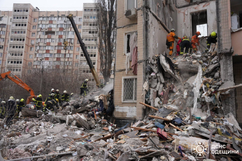 Angriffe in Odessa, Zaluzhny der Botschafter und die Zerstörung des russischen Schiffes: die wichtigsten Nachrichten der Woche“ /></p>
<p id=