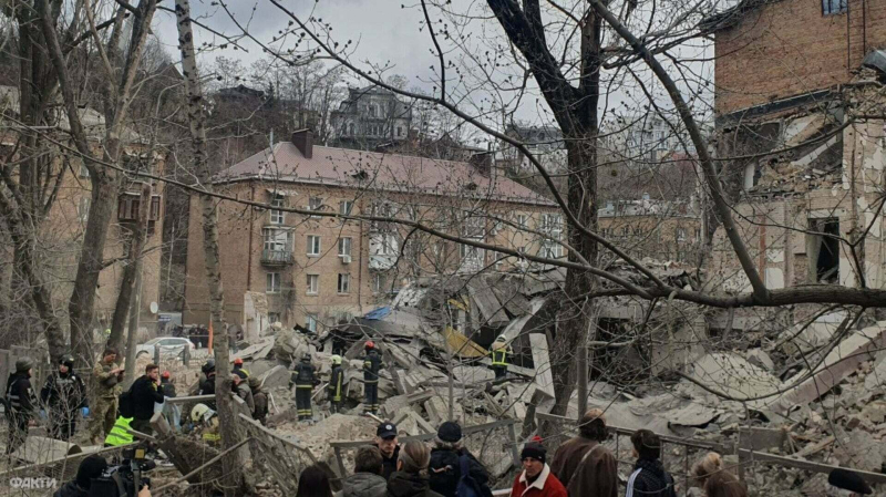 Explosionen in Kiew am 25. März: Fotos und Videos nach einem ballistischen Angriff auf die Hauptstadt 