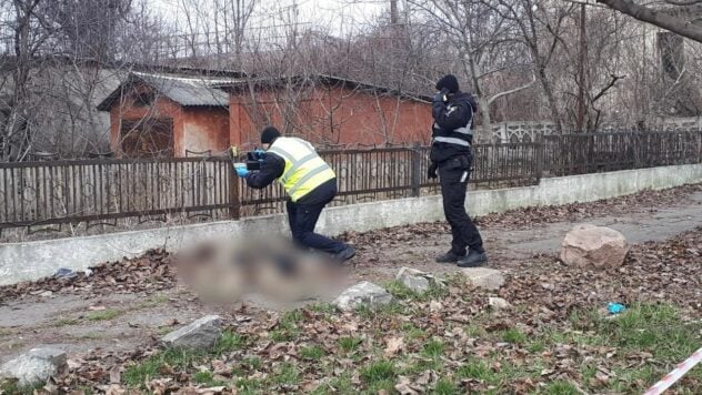 In der Region Odessa fanden Passanten einen ermordeten Mann in Uniform